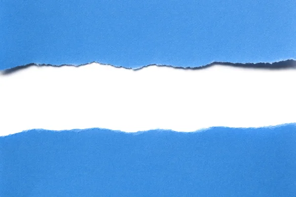 Papel azul rasgado com tira branca horizontal embaixo — Fotografia de Stock