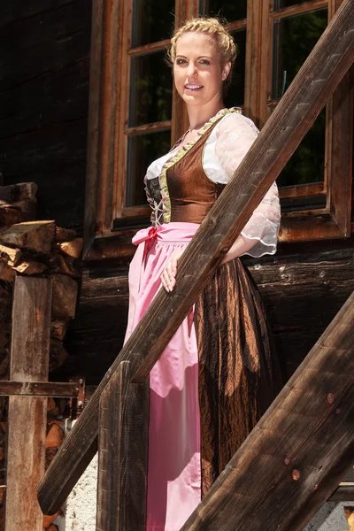 Festival elbiseli Bavyera kız — Stok fotoğraf