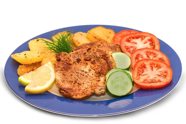 야채와 함께 구운된 스테이크 고기 — 스톡 사진