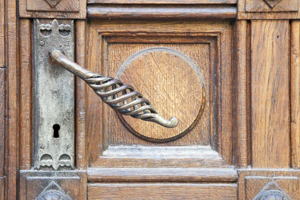 Декоративная дверная ручка — стоковое фото