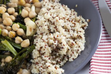 Bulgar ve quinoa mix