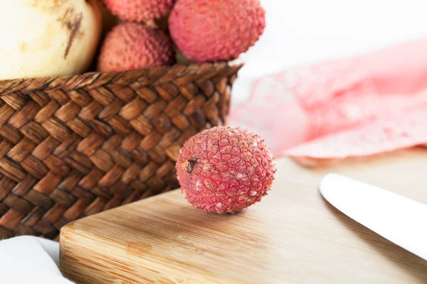 Lychee on Cutting Board — Stock Photo, Image