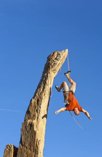 Falling climber. — Stock Photo, Image