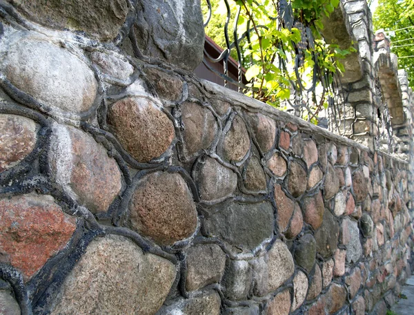 Bescherming van de ruwe steen — Stockfoto
