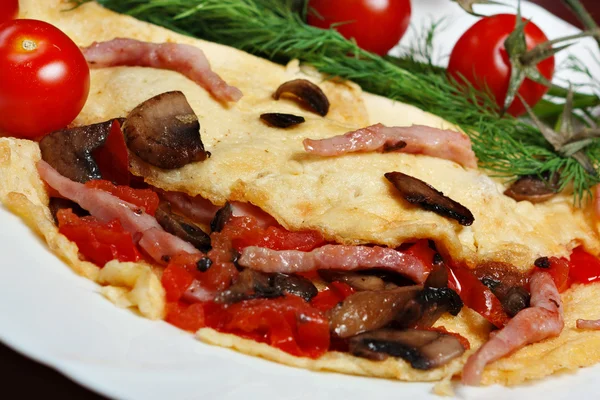 Omelet with meat — Stock Photo, Image