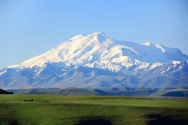 O topo mais alto da Europa Elbrus — Fotografia de Stock