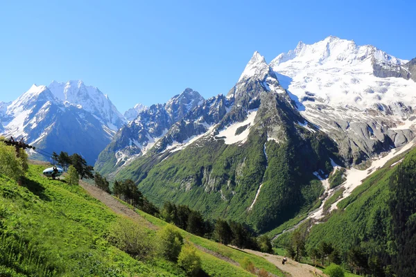 Cáucaso montanhas Dombai — Fotografia de Stock