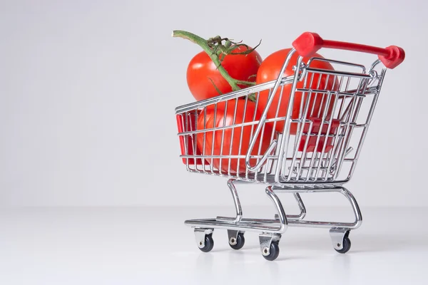 Köpa frukt och grönsaker — Stockfoto