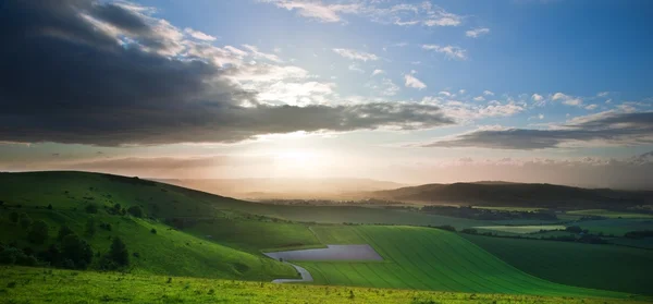 Mooie Engels platteland landschap over de glooiende heuvels — Stockfoto