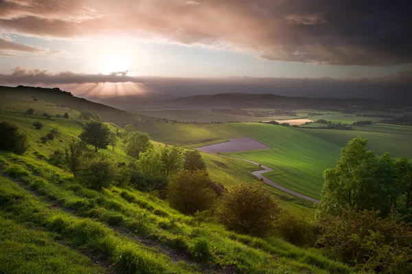 Rolling hills üzerinde güzel İngilizce kırsal manzara — Stok fotoğraf