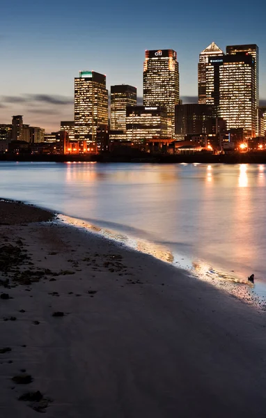 Obecné panorama města Londýn v noci — Stockfoto