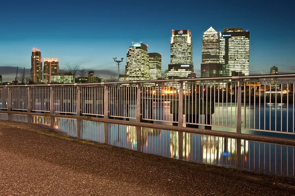Londres City skyline geral à noite — Fotografia de Stock