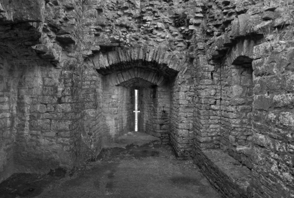 Rovinato castello medievale freccia difensiva fessura — Foto Stock