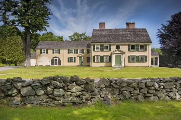 Colonial house in New England — Stock Photo, Image