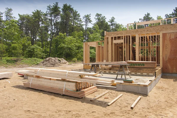Nova casa em construção — Fotografia de Stock