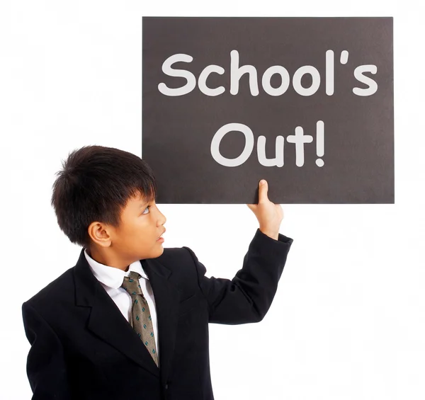 Okul kapandı işareti tatil sınıflardan gösterir — Stok fotoğraf