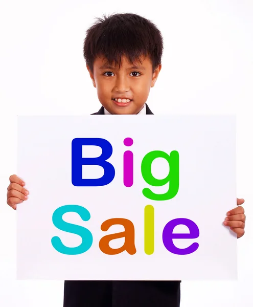 Grote verkoop teken toont kind weergegeven: promoties — Stockfoto