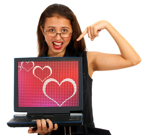 Srdce na obrazovce počítače ukazuje on-line datování — Stock fotografie