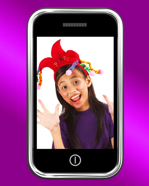 Szczęśliwa młoda dziewczyna zdjęcie na telefon komórkowy — Zdjęcie stockowe
