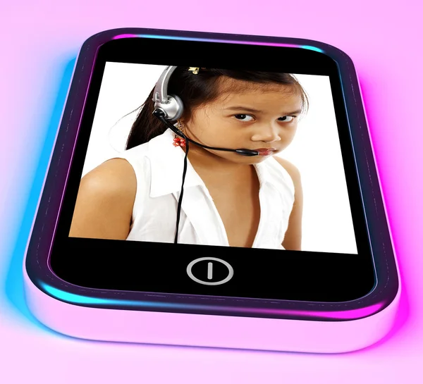 Criança com fone de ouvido conversando pela Internet — Fotografia de Stock