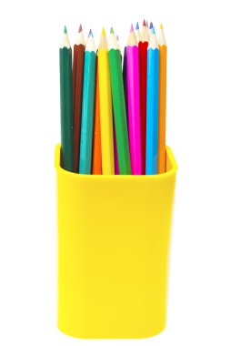 renkli kalemler üzerinde beyaz izole