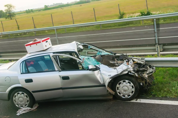 道路上の車のクラッシュ事故 — ストック写真