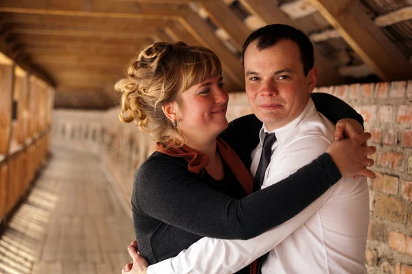 Retrato de um jovem casal feliz — Fotografia de Stock