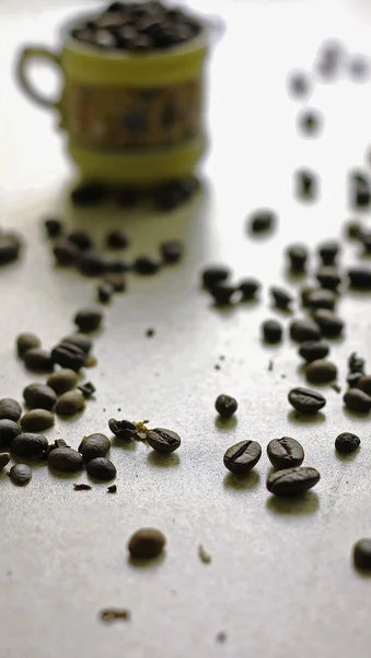 分散的咖啡豆 — 图库照片