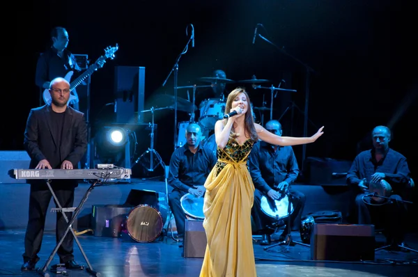Концерт Нэнси Аджрам в Стамбуле — стоковое фото