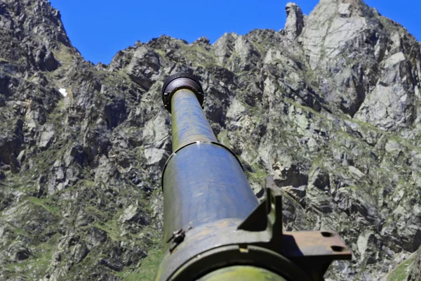 Kuzey Osetya dağlar arasında hava silah