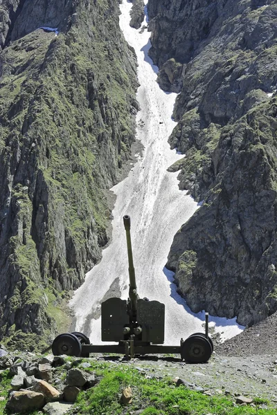Pogoda pistolet między gór Północnej Osetii — Zdjęcie stockowe