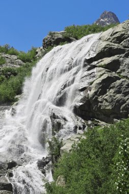 Alibek şelale. dombay dağlar. Kuzey caucas