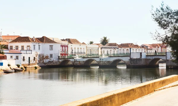 Antieke brug in tavira, portugal — Stockfoto