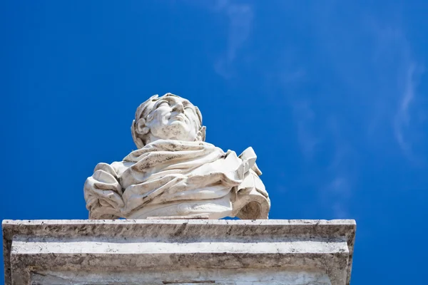 Imperador busto em estilo romano clássico — Fotografia de Stock