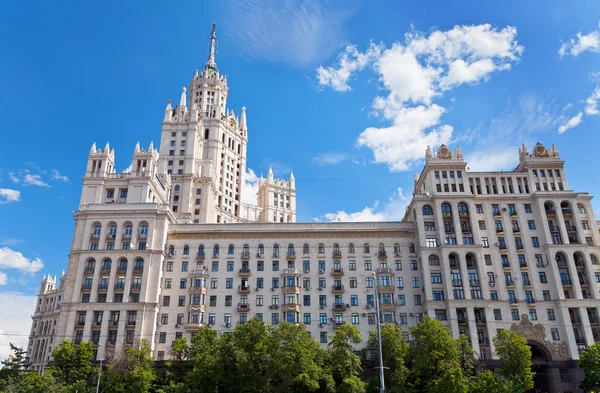 Edificio alto en Moscú — Foto de Stock