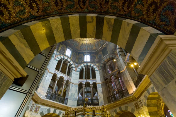 Interieur van de kathedraal van Aken — Stockfoto