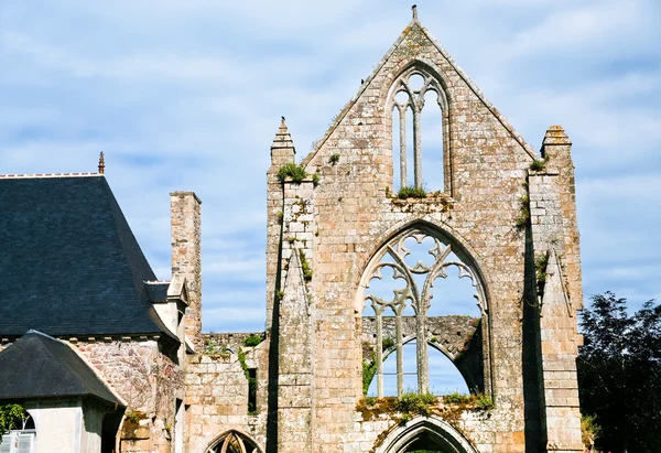 Stone facade of old abbey — Stock Photo, Image