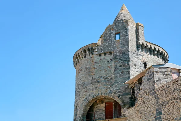 Věž středověkého hradu v vitre, Francie — Stock fotografie