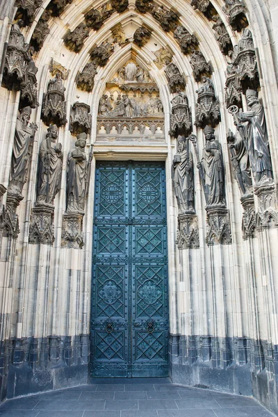 Drzwi katedry w Kolonii — Zdjęcie stockowe