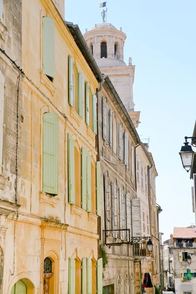 Street in town Arles, Francia — Foto Stock