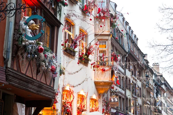 Noel dekorasyonu ile evler — Stok fotoğraf