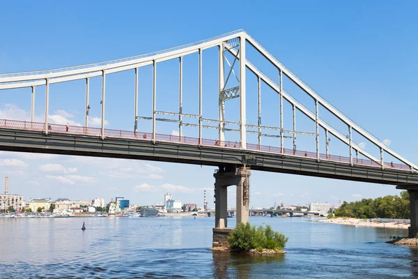 Ponte attraverso il fiume Dnieper — Foto Stock