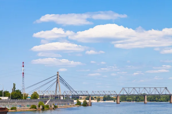 Cloudscape underi Ponte della ferrovia — Foto Stock