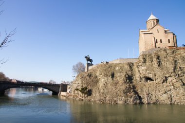 Metekhi and river