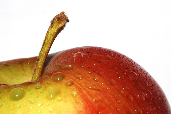 Visa stort äpple med droppar — Stockfoto