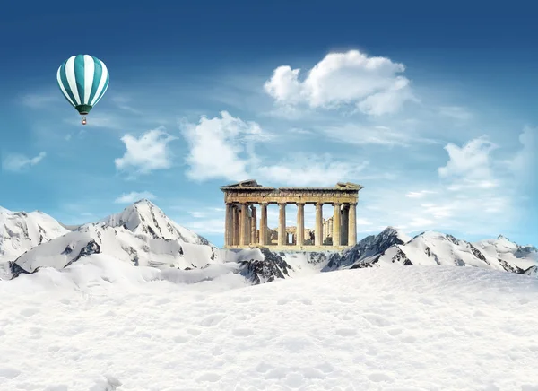 Phartenon, Yunan, Dağları kar ile arasında — Stok fotoğraf