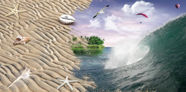 Zand strand en schelpen met Oceaan Golf op de achtergrond — Stockfoto