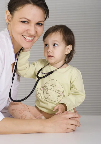Orvos-val a gyermek — Stock Fotó