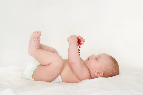 横になっている小さな赤ちゃん — ストック写真
