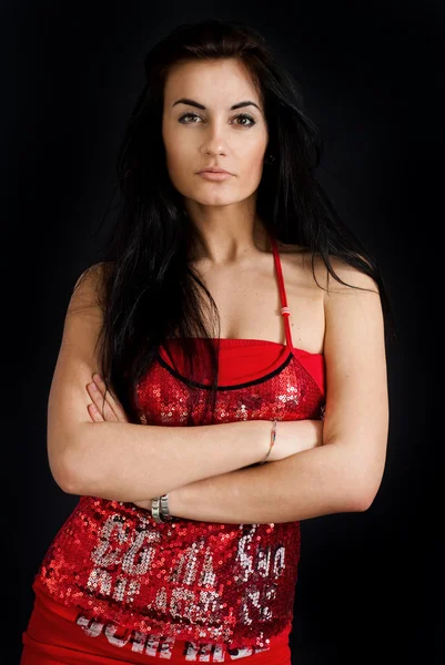 Bra kaukasisk kvinna i röd klänning stående — Stockfoto